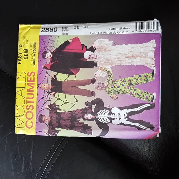 McCall's 2860 Halloween Costumes sewing pattern - Picture 1 of 3